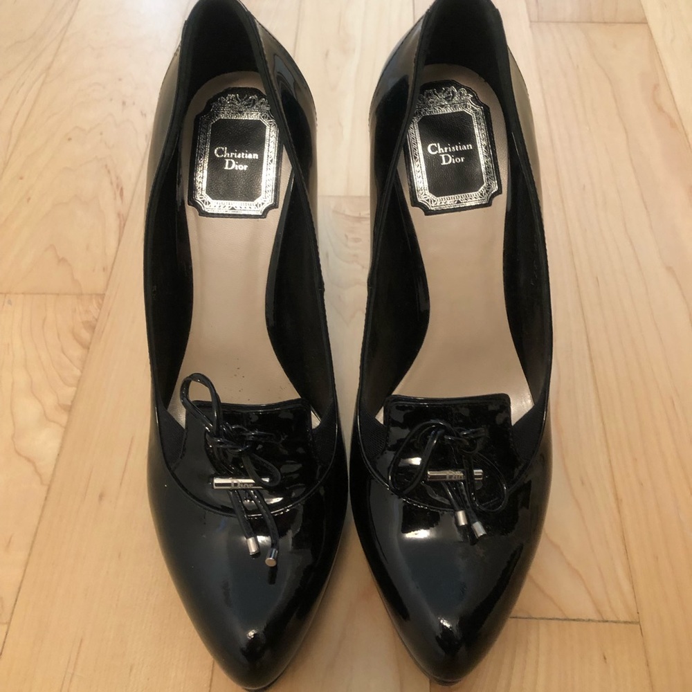 Christian Dior Tuxedo pumps